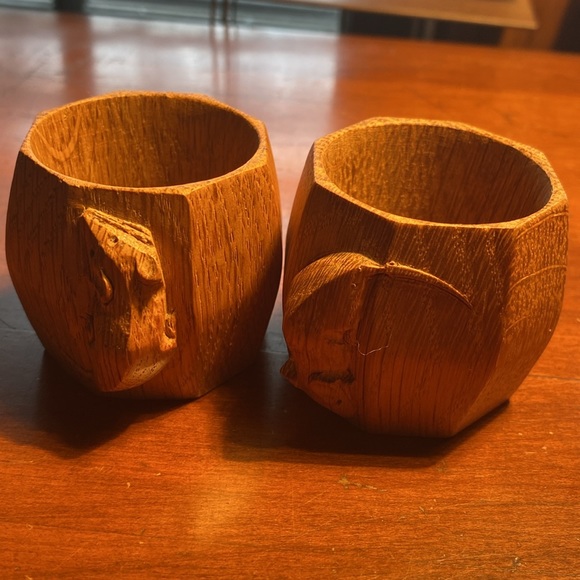 Vintage “Mouseman” Pair of Napkin Rings  by Robert Thompson. - Picture 4 of 4